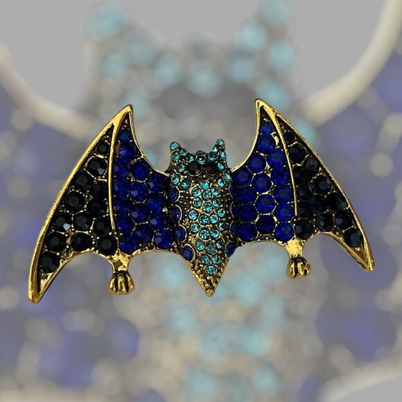 Stunning Elegant Halloween Bat Pin  - Sparkling Rhinestone Brooch BLUE/GOLD - Picture 1 of 8